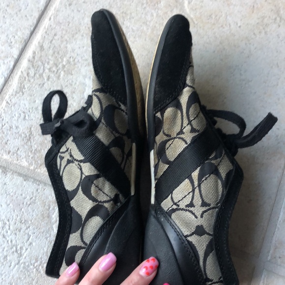 Black Coach Shoes. Size 7 - Picture 5 of 7
